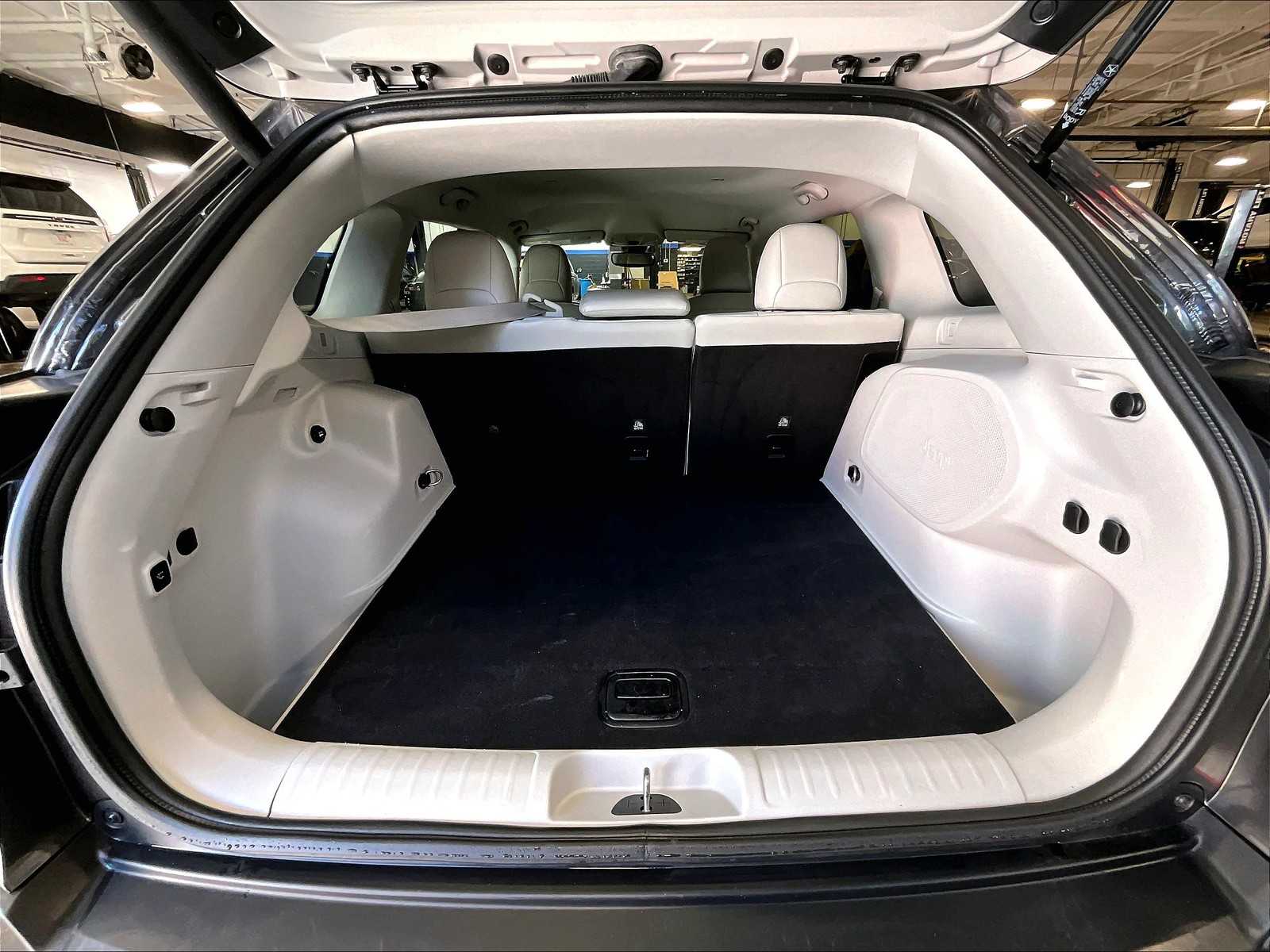 2020 Jeep Cherokee Limited photo 17