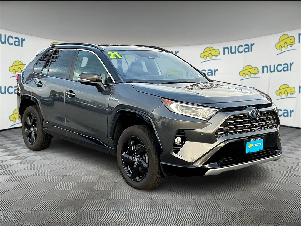 2021 Toyota RAV4 XSE's photo