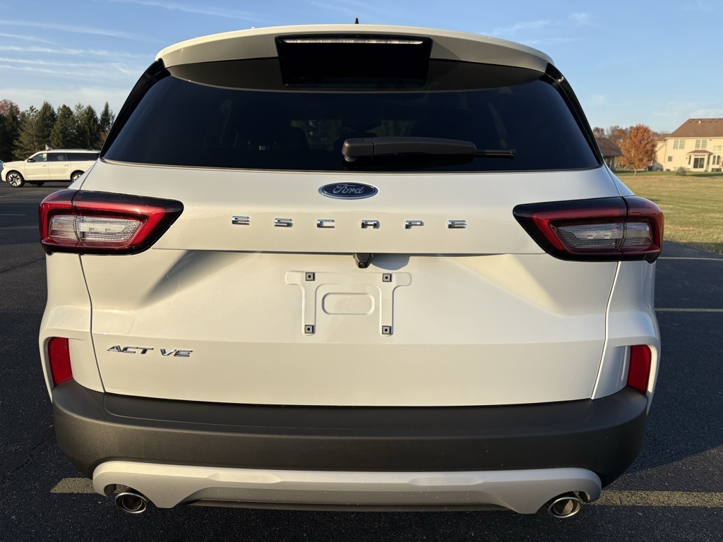 2026 Ford Escape Active photo 3
