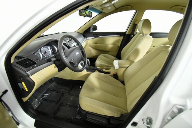 2010 Hyundai Sonata GLS photo 4