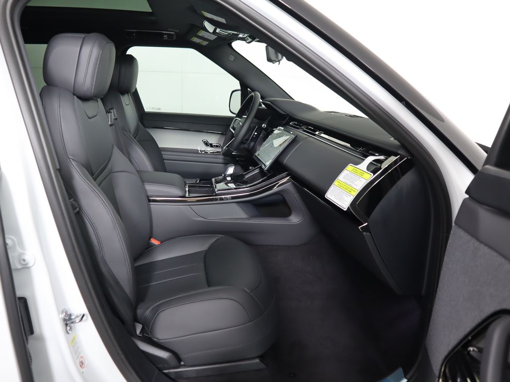 2025 Land Rover Range Rover Sport SE photo 20