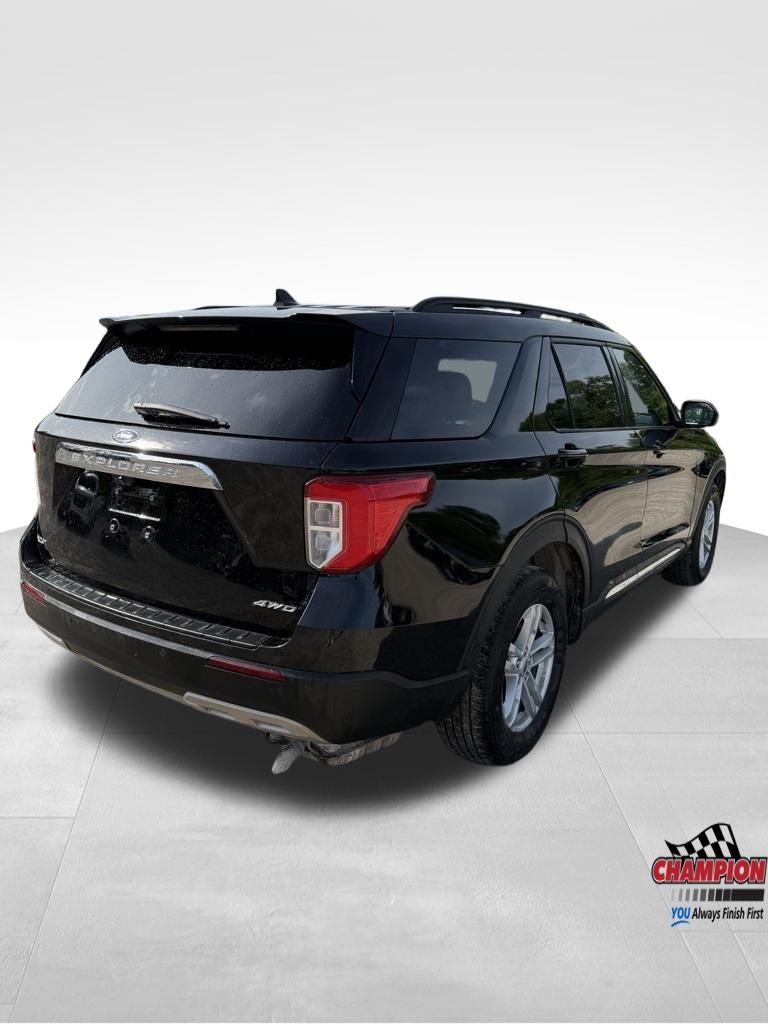 2021 Ford Explorer XLT photo 2