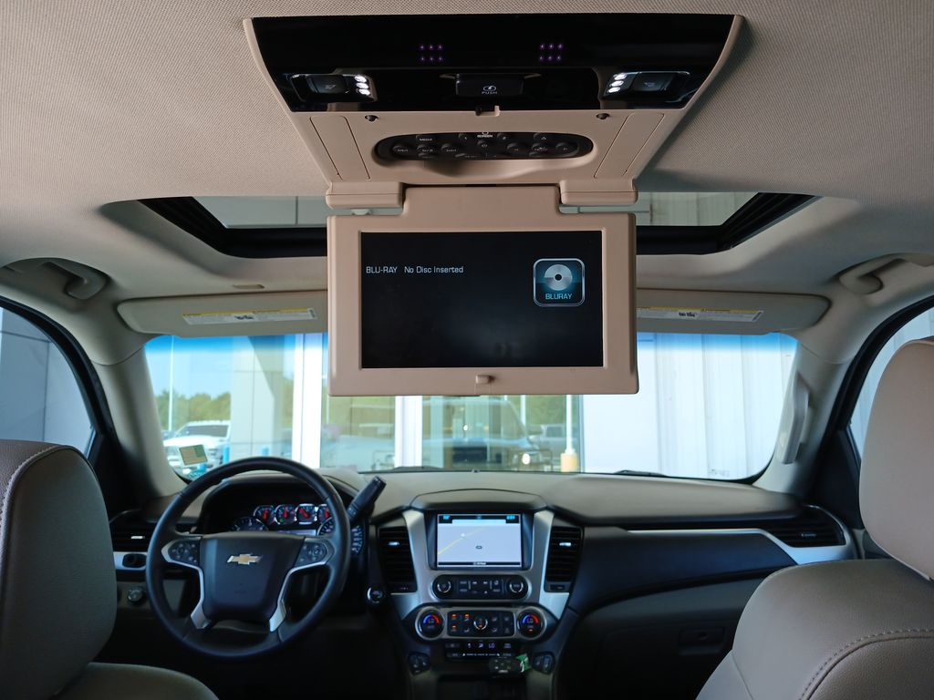 2018 Chevrolet Suburban LT photo 21