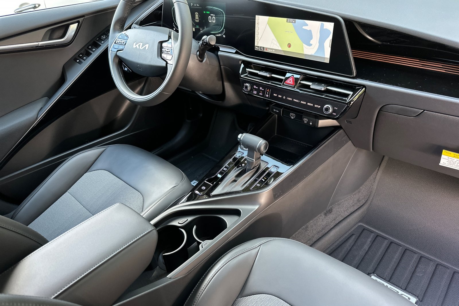 2025 Kia Niro EX Touring photo 11