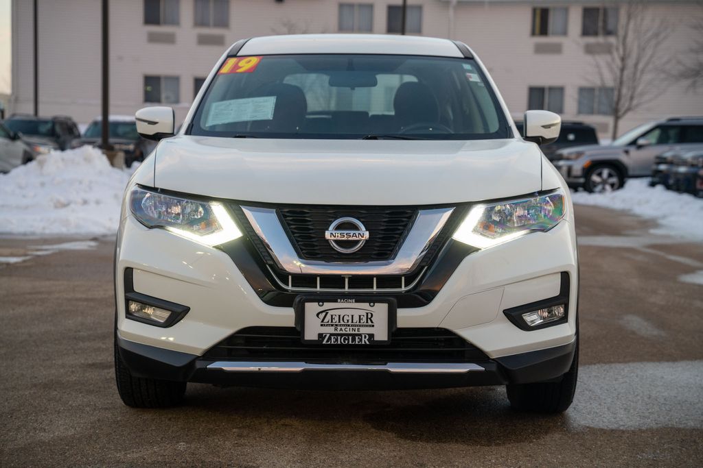 Used 2019 Nissan Rogue S with VIN 5N1AT2MTXKC712721 for sale in Mount Pleasant, WI