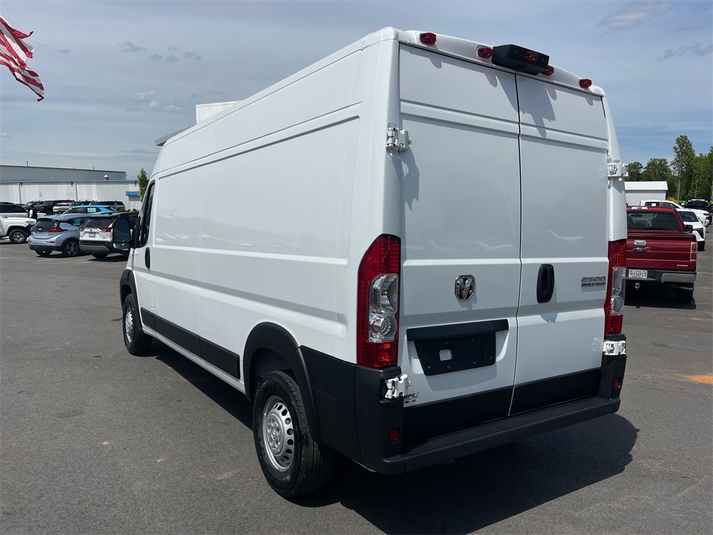 2024 Ram ProMaster 2500 photo 3