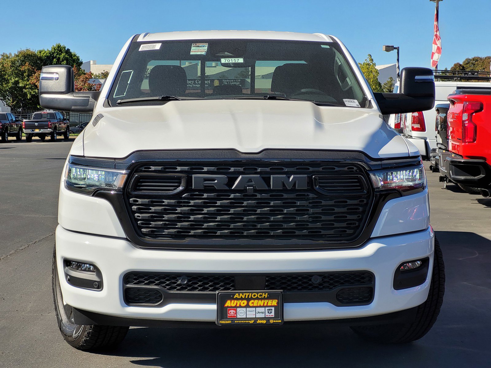 2025 Ram 1500 Tradesman photo 2
