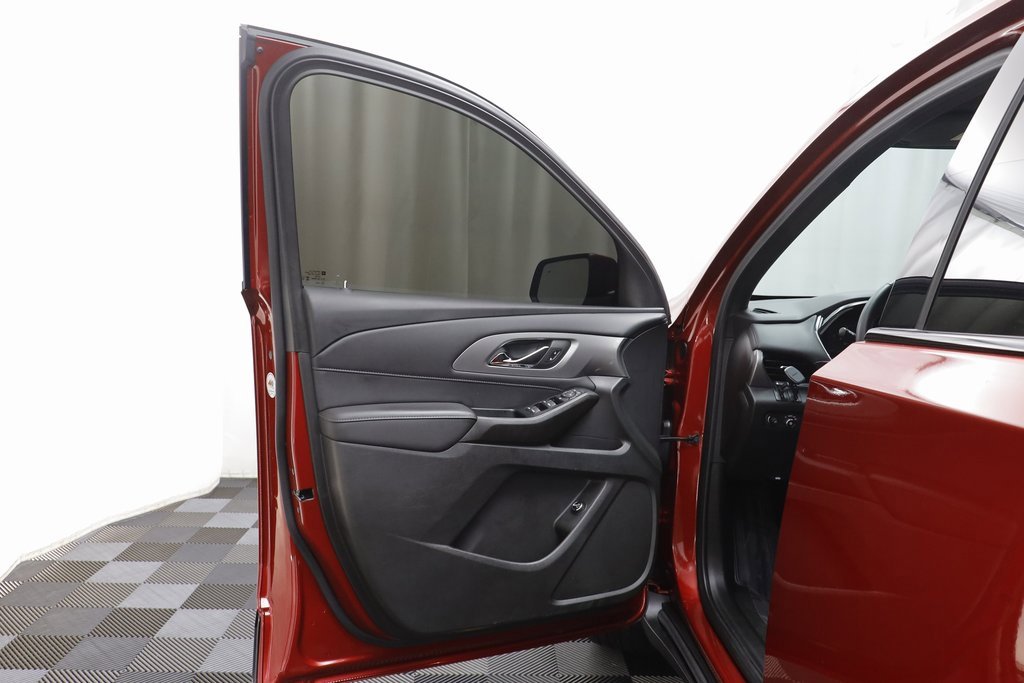 2023 Chevrolet Traverse Cloth photo 3