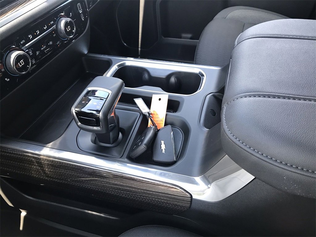 2025 Chevrolet Silverado 1500 LT photo 21