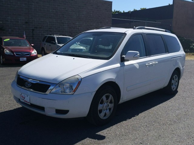 2012 Kia Sedona LX Minivan 4D