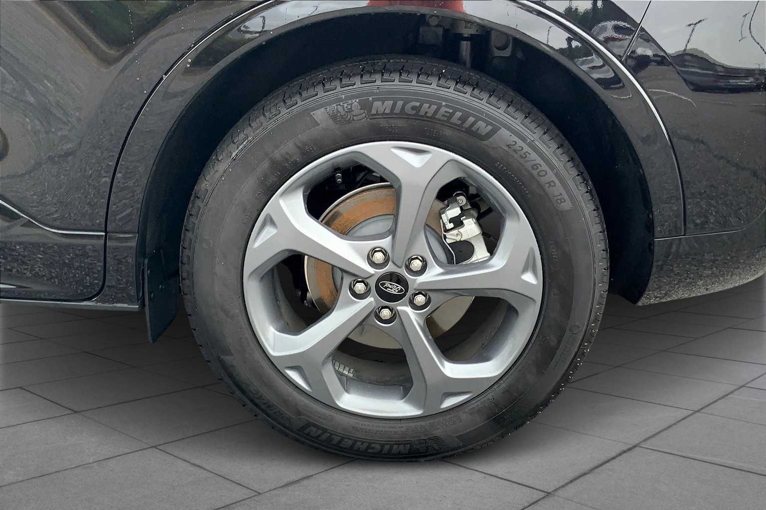 2024 Ford Escape ST-Line photo 9