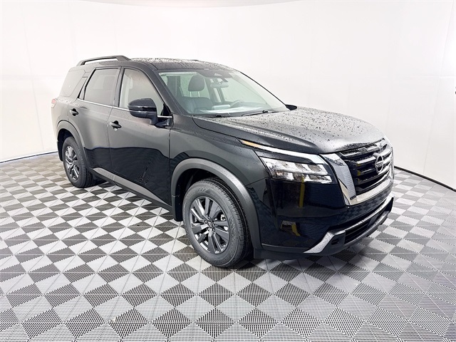 2025 Nissan Pathfinder SV's photo