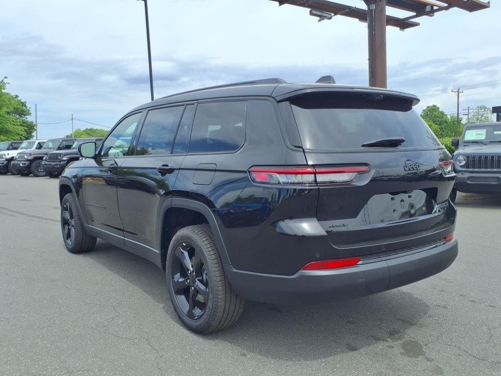 2025 Jeep Grand Cherokee Limited photo 10