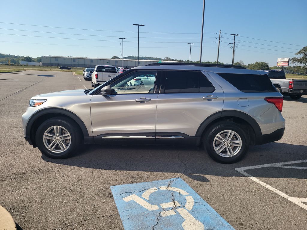 2022 Ford Explorer XLT photo 5