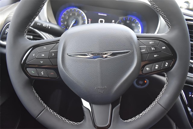 2025 Chrysler Pacifica Limited photo 19