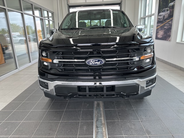 2025 Ford F-150 XLT photo 2