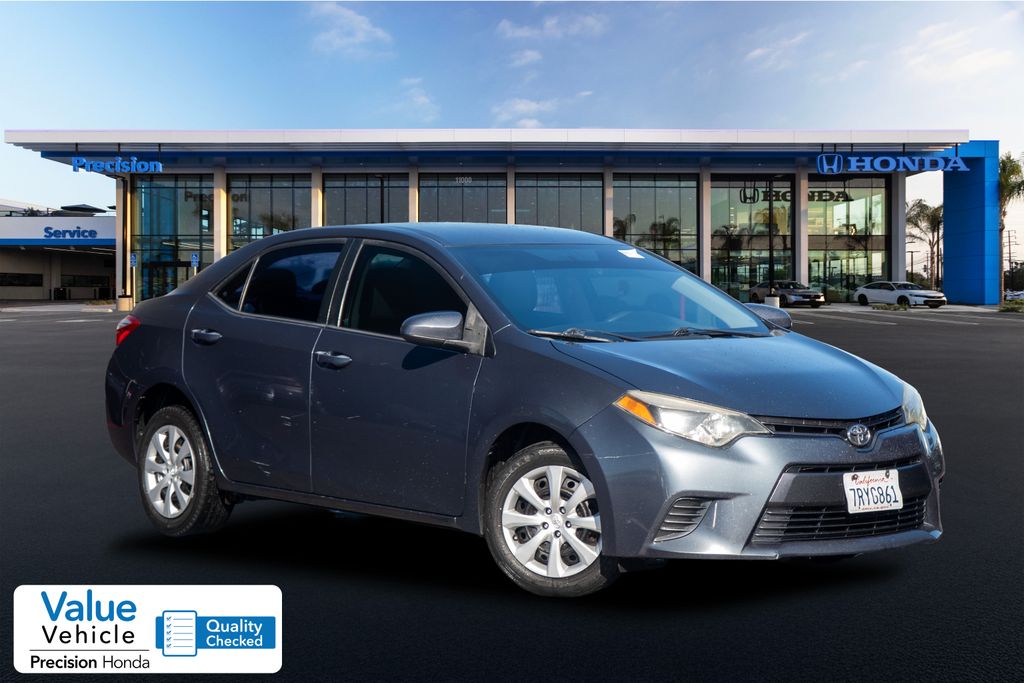 2015 Toyota Corolla LE's photo
