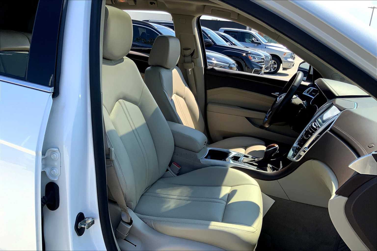 2015 Cadillac SRX Luxury photo 8