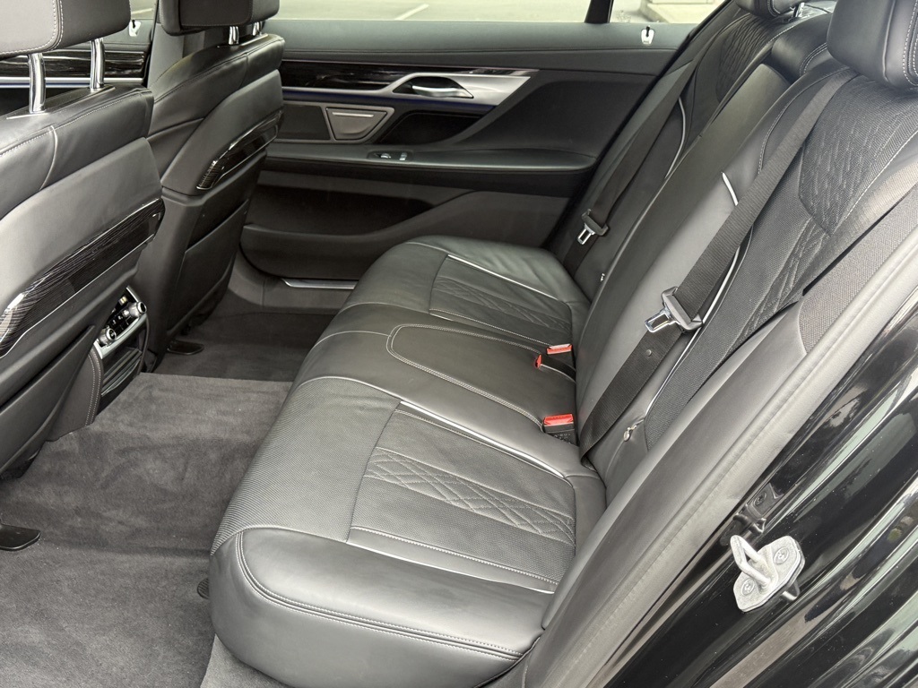 Used 2022 Black BMW 740i image 31