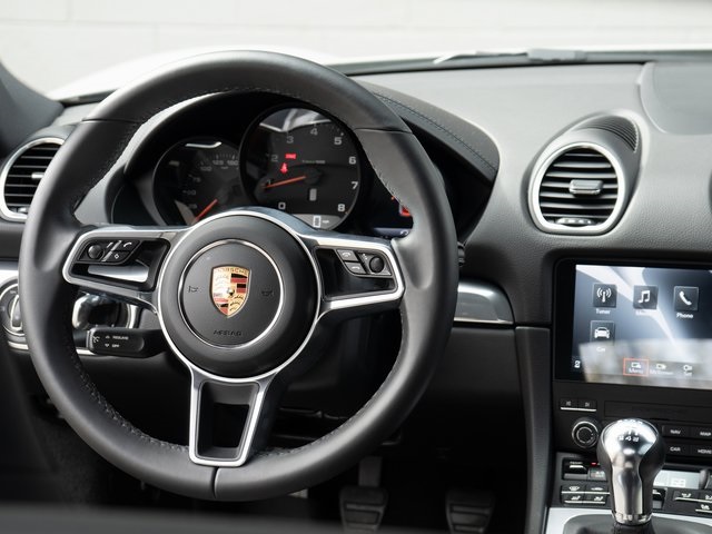 2024 Porsche Cayman Base photo 22