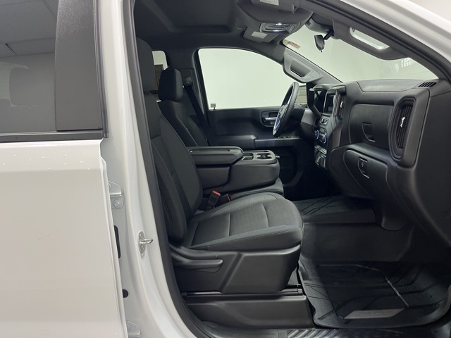 2024 Chevrolet Silverado 1500 Custom photo 13