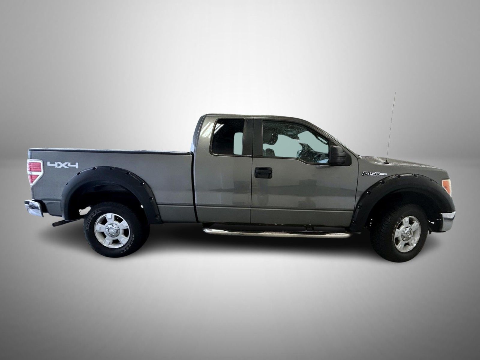 2010 Ford F-150 XLT photo 4