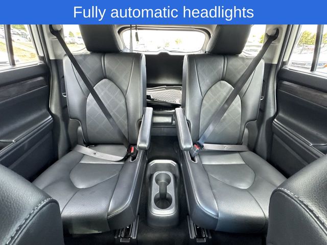 2022 Toyota Highlander Hybrid Platinum photo 22