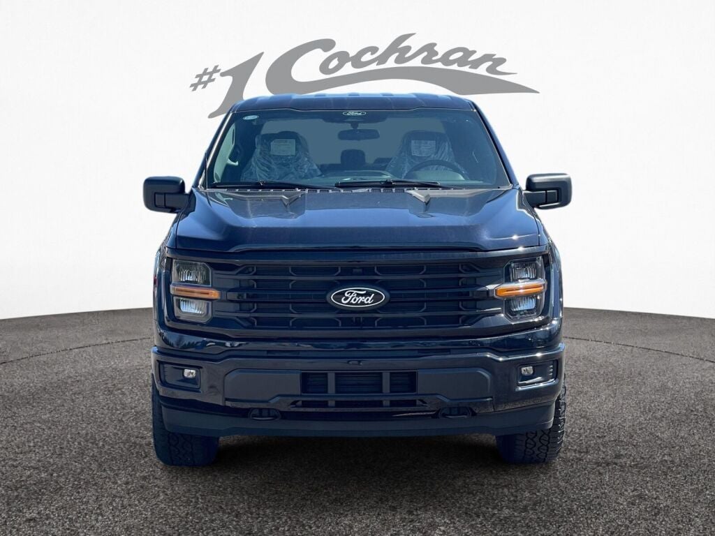 2025 Ford F-150 XLT photo 2
