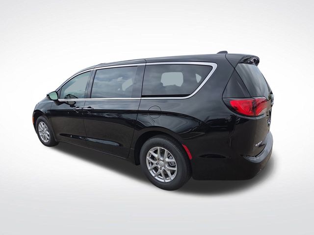 2026 Chrysler Voyager LX photo 3
