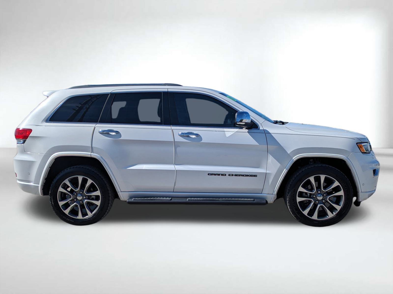 2018 Jeep Grand Cherokee Overland photo 3