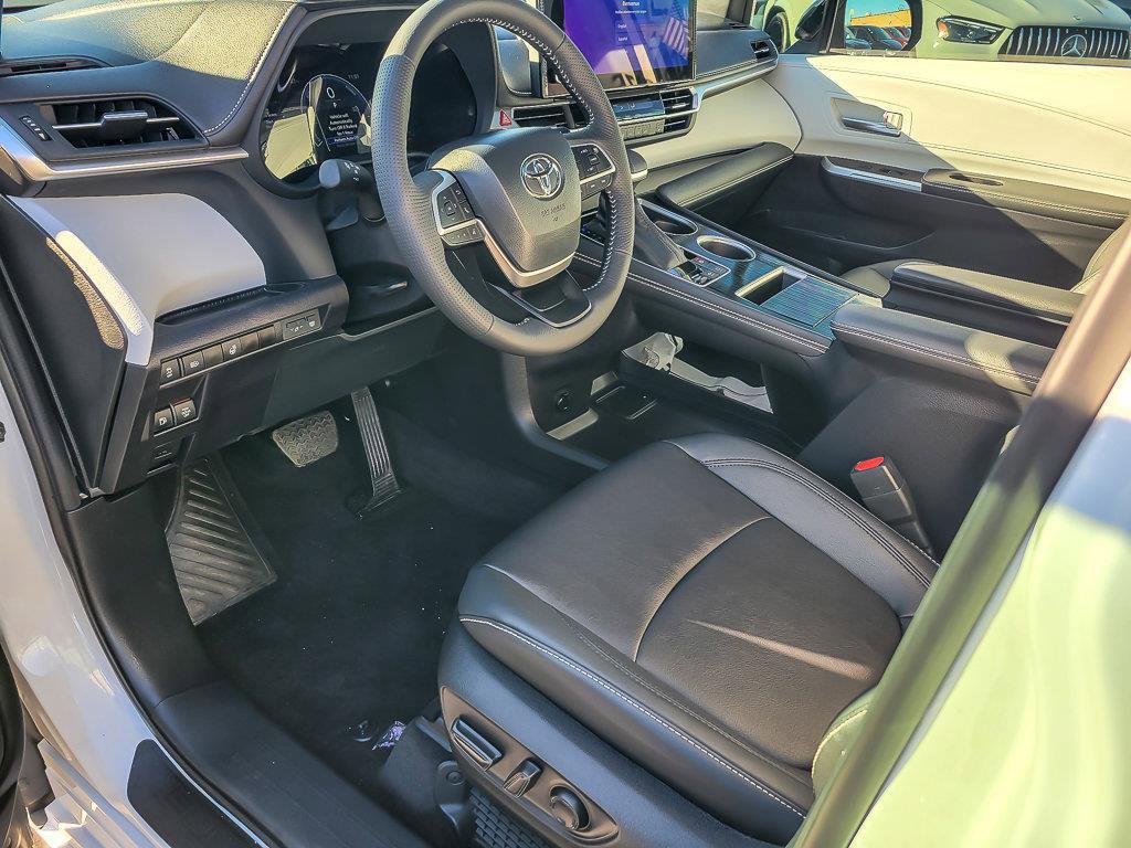 2025 TOYOTA SIENNA - Image 13