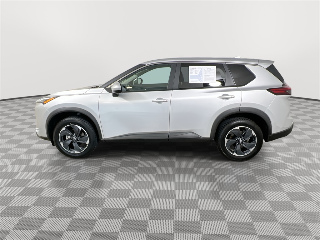 2024 Nissan Rogue SV photo 4
