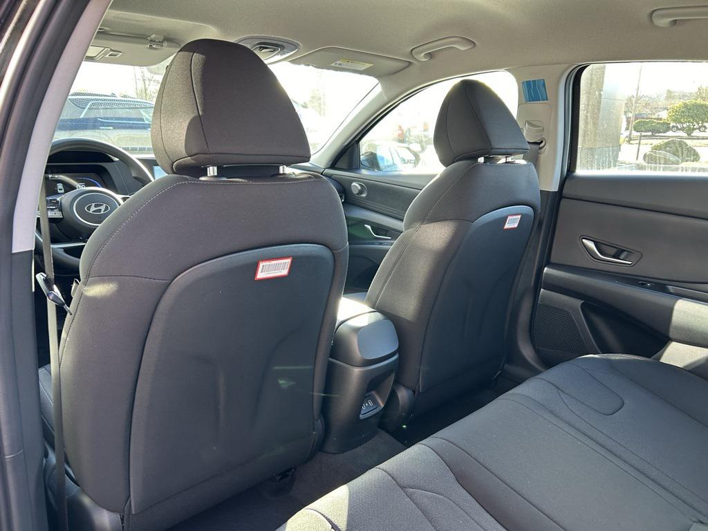 2025 Hyundai Elantra SE photo 20