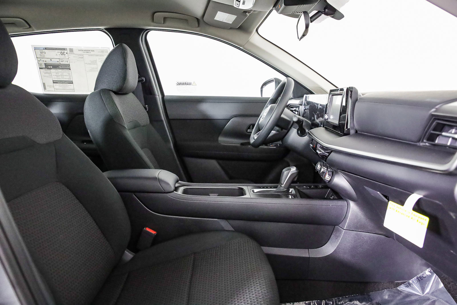 2025 Nissan Kicks S photo 17
