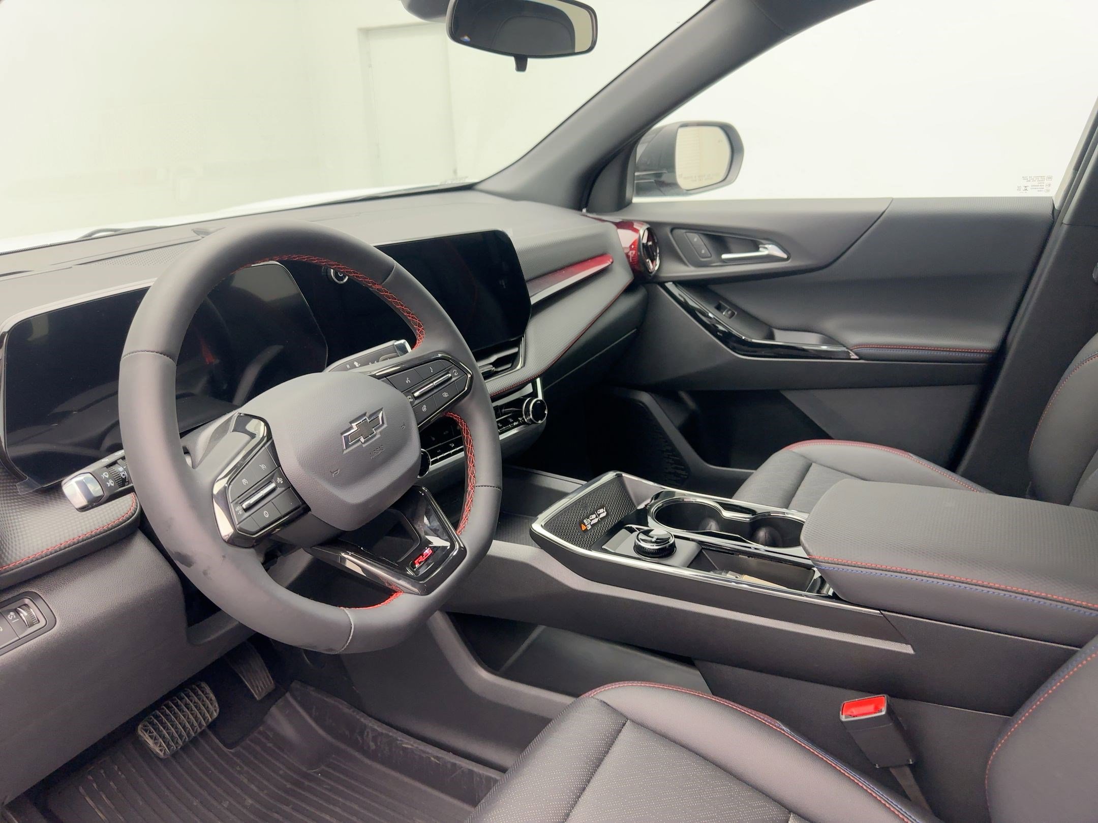 2026 Chevrolet Equinox RS photo 3