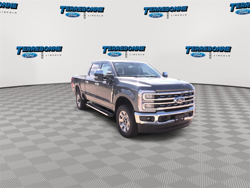 2026 Ford F-250 Lariat photo 2