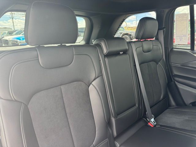 2025 Jeep Grand Cherokee Altitude X photo 13