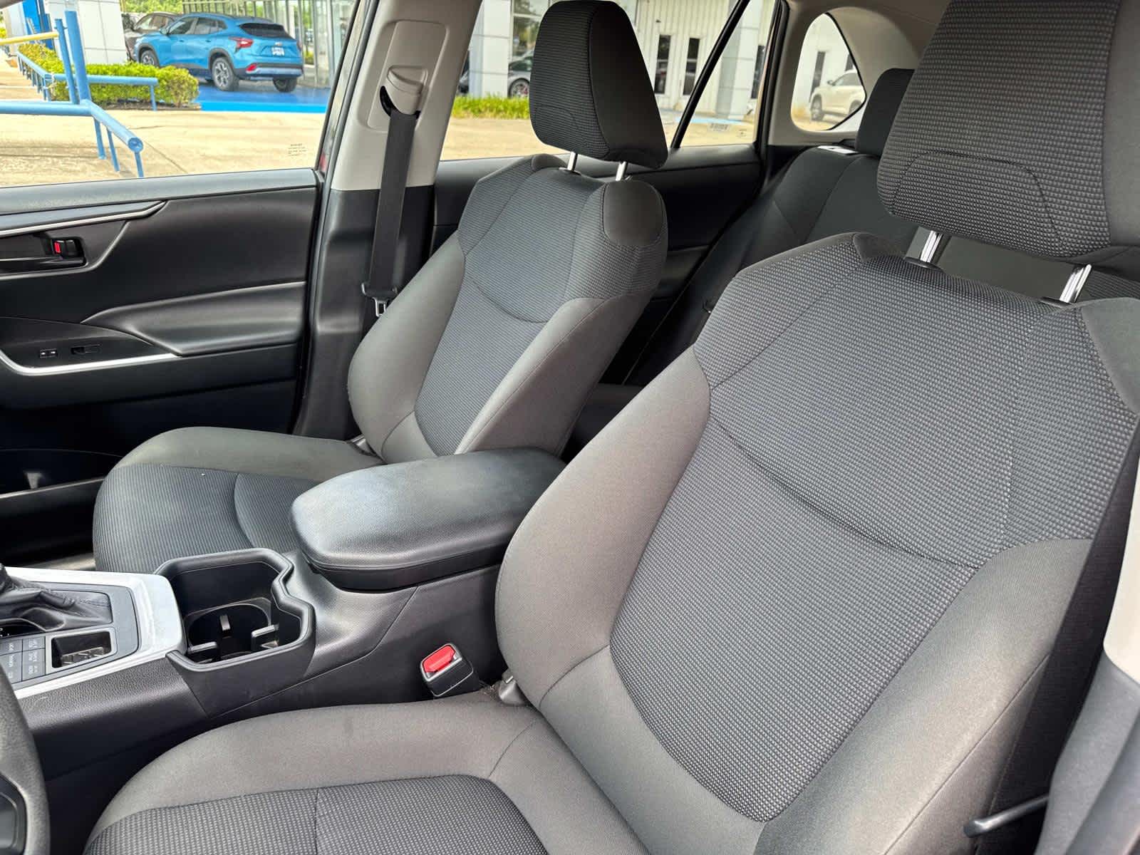 2024 Toyota RAV4 LE photo 34