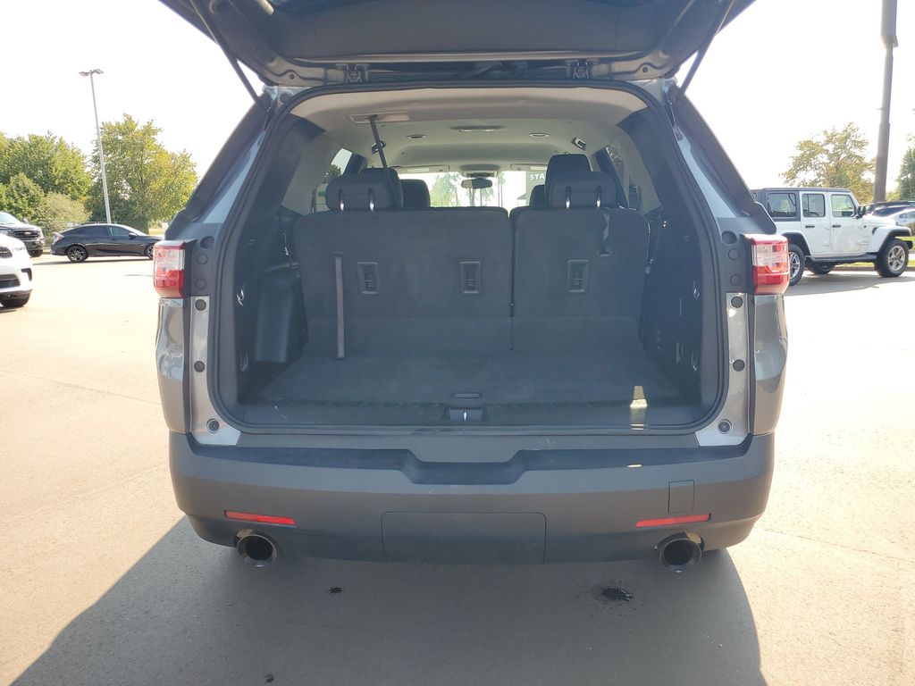2020 Chevrolet Traverse LS photo 27