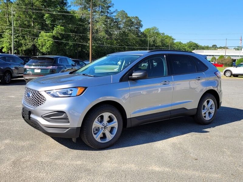 2024 Ford Edge SE photo 3
