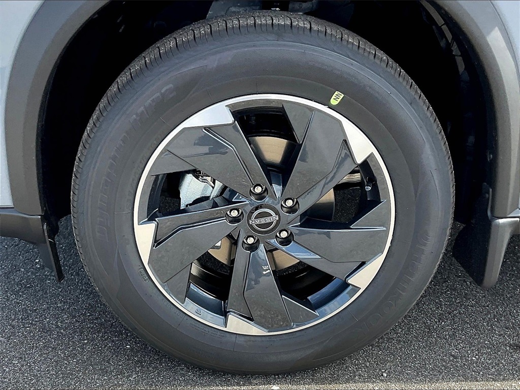 2026 Nissan Rogue SV photo 6