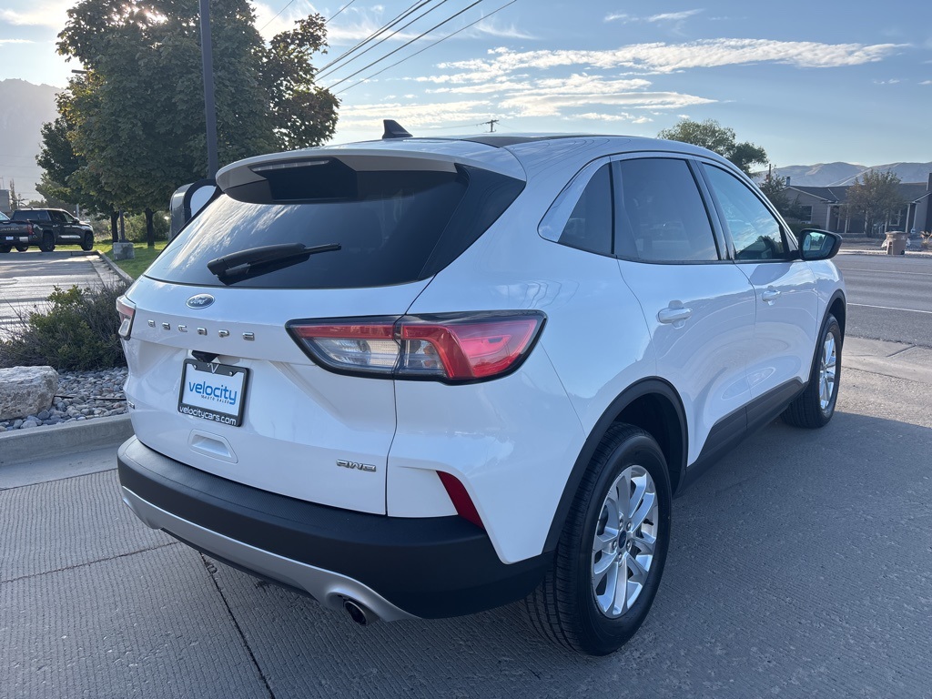 2022 Ford Escape SE photo 4