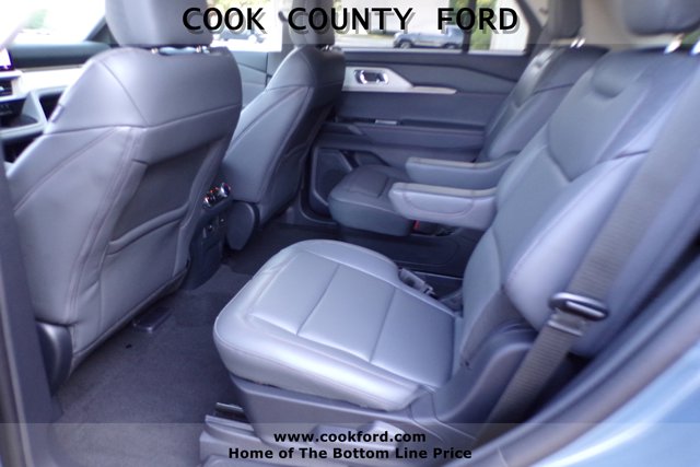 2025 Ford Explorer photo 18