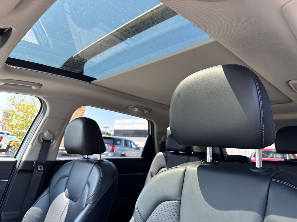 2022 Kia Sorento EX photo 26