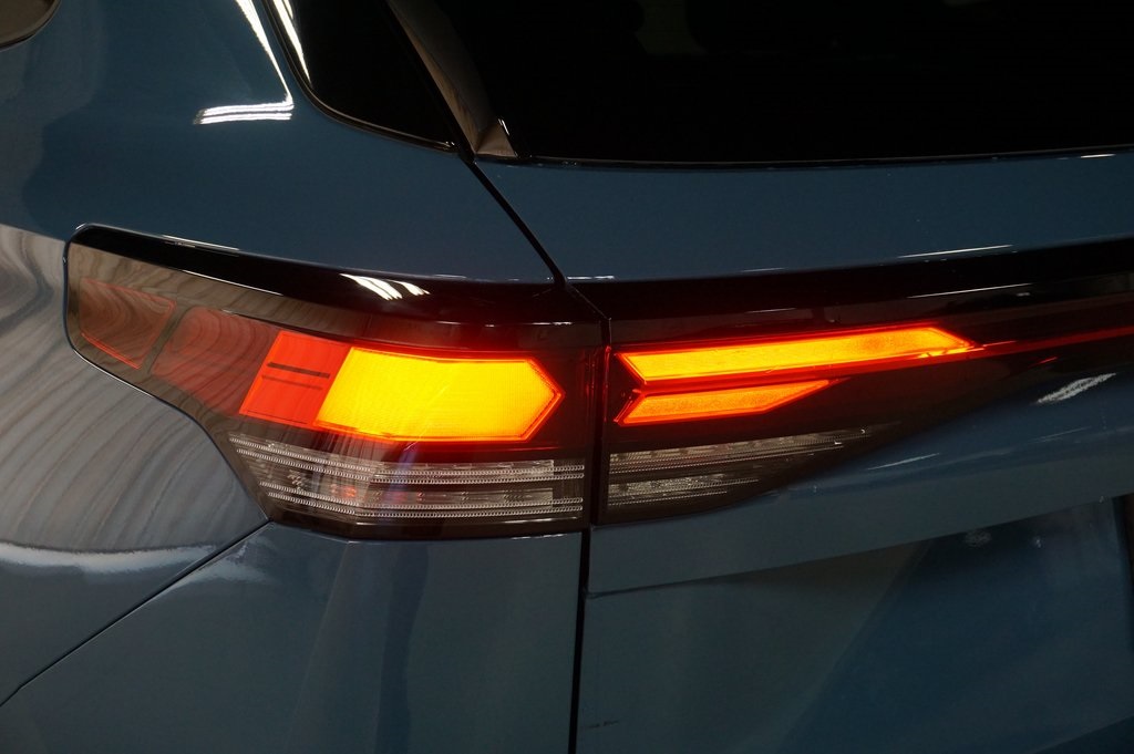 2025 Volkswagen Tiguan SE R-Line Black photo 29