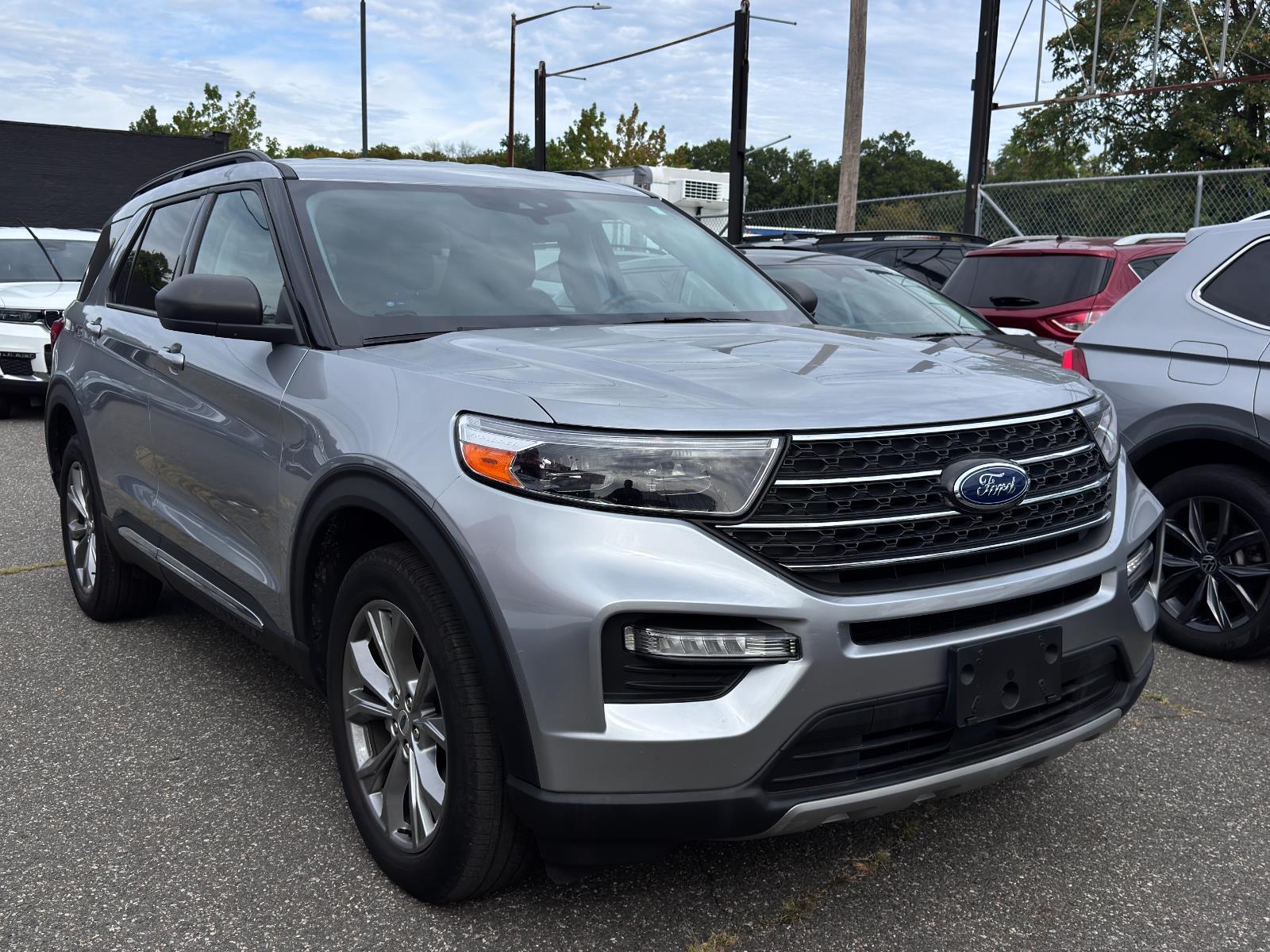 2022 Ford Explorer XLT photo 3
