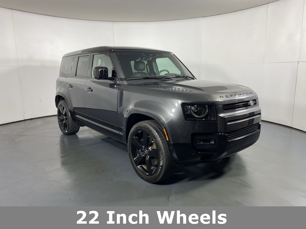 2023 Land Rover Defender 110 photo 3