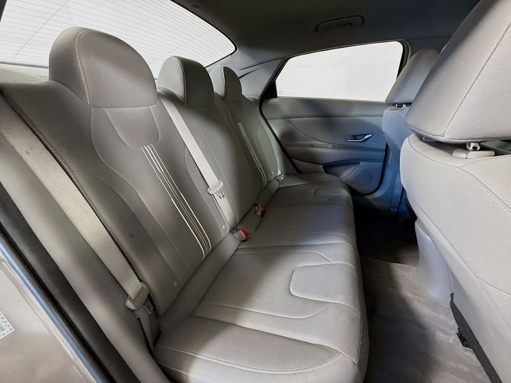 2022 Hyundai Elantra Blue photo 24
