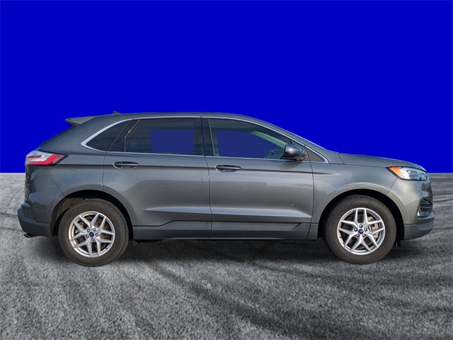 2022 Ford Edge SEL photo 3