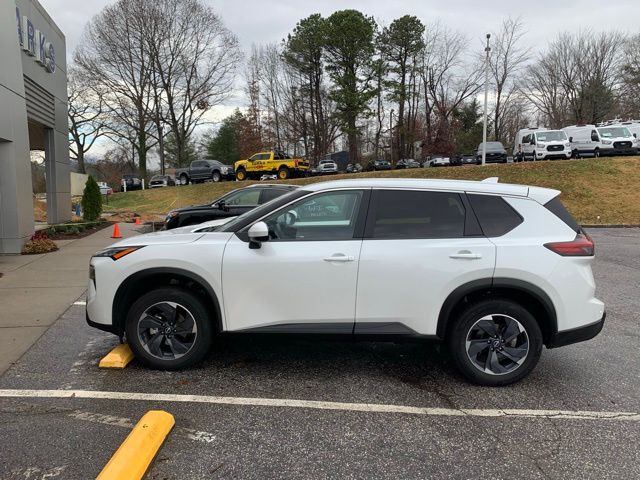 2024 Nissan Rogue SV photo 4